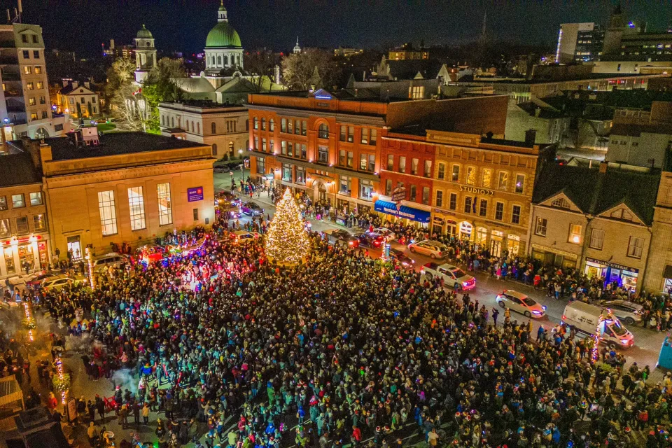 Downtown Kingston Santa Parade