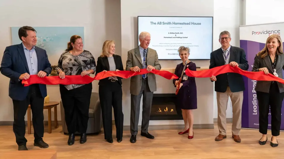 From left to right: Alf Hendry (CEO, Homestead Land Holdings Limited), Jessica Bayne Hogan (Member of the Smith Family), Holly Smith (Member of the Smith Family), Peter Kingston (Campaign Cabinet Chair), Cathy Szabo (President and CEO, Providence Care) Marc Varin (Board Chair, Providence Care), Krista Wells Pearce (VP, Corporate Services & Executive Director Hospice, Providence Care).