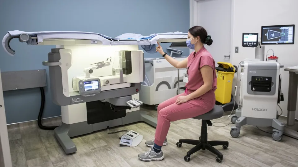 Image of a nurse using the newly acquired MOLLI machine at KHSC.