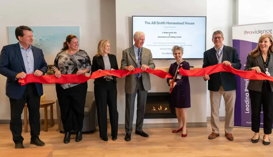 From left to right: Alf Hendry (CEO, Homestead Land Holdings Limited), Jessica Bayne Hogan (Member of the Smith Family), Holly Smith (Member of the Smith Family), Peter Kingston (Campaign Cabinet Chair), Cathy Szabo (President and CEO, Providence Care) Marc Varin (Board Chair, Providence Care), Krista Wells Pearce (VP, Corporate Services & Executive Director Hospice, Providence Care).